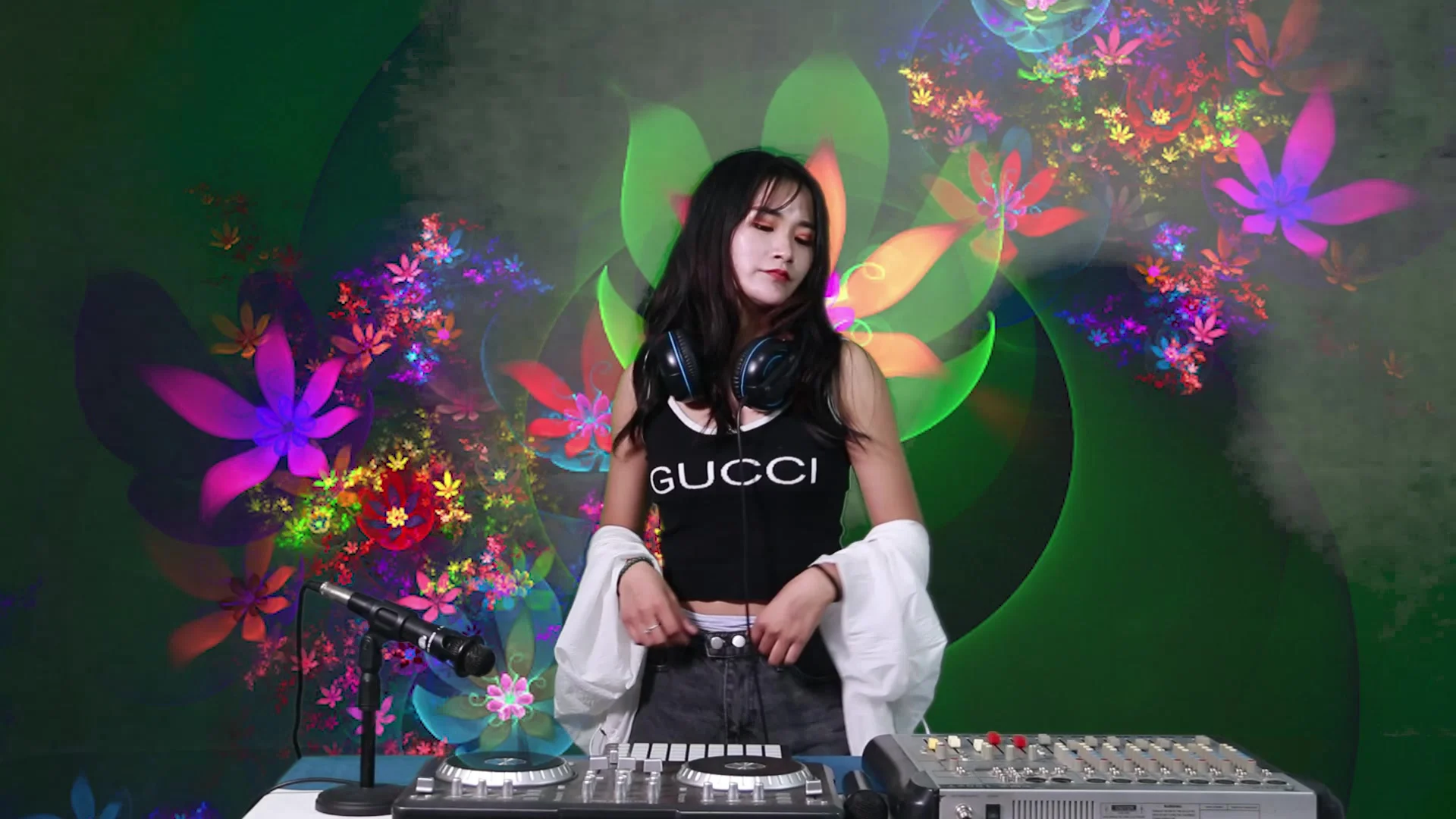 美女车载dj舞曲mv视频下载 美女车载dj串烧