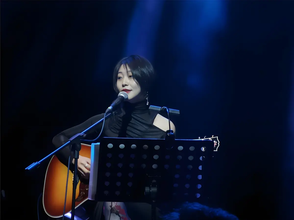 民谣歌曲打包下载-百听不厌好听的经典民谣歌曲合集-最好听的50首校园民谣歌曲