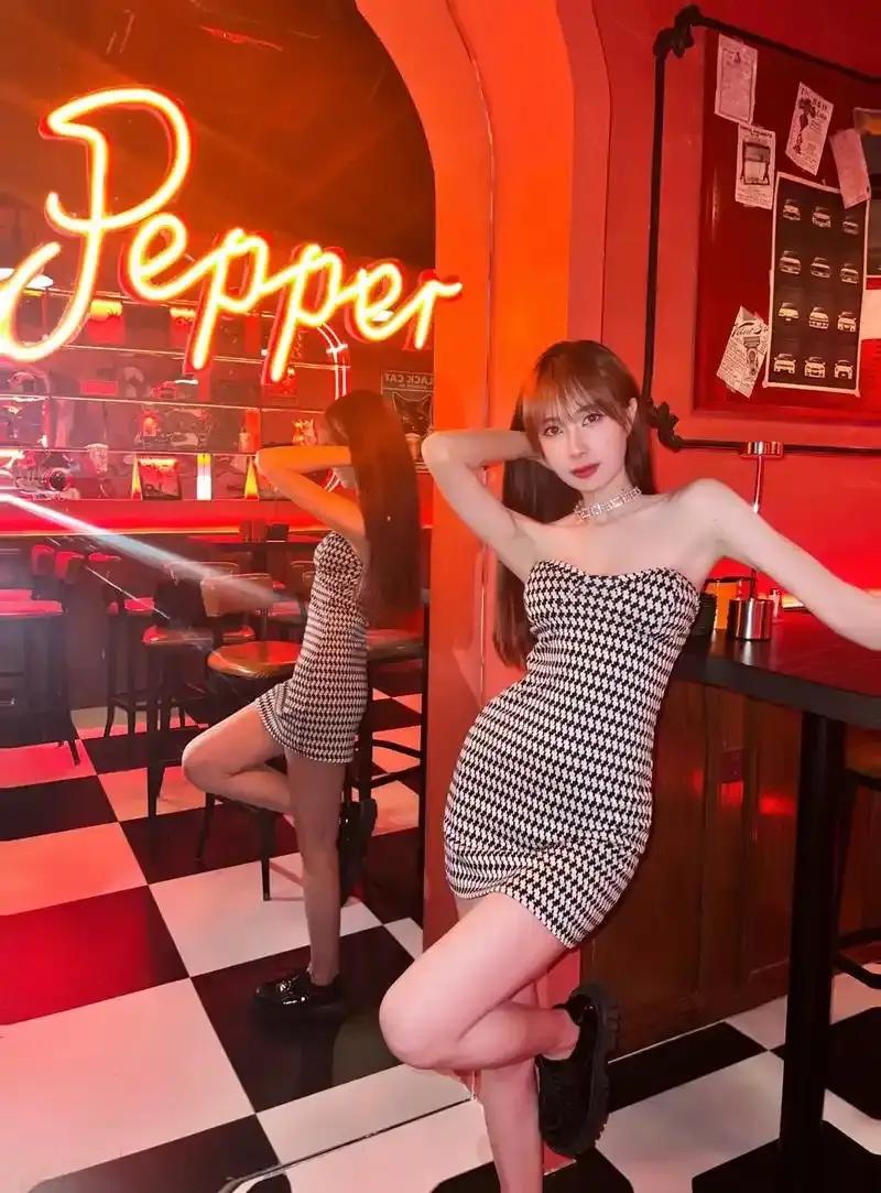 劲爆DJ嗨曲合集-夜店劲爆dj舞曲电音慢摇重低音车载音乐下载